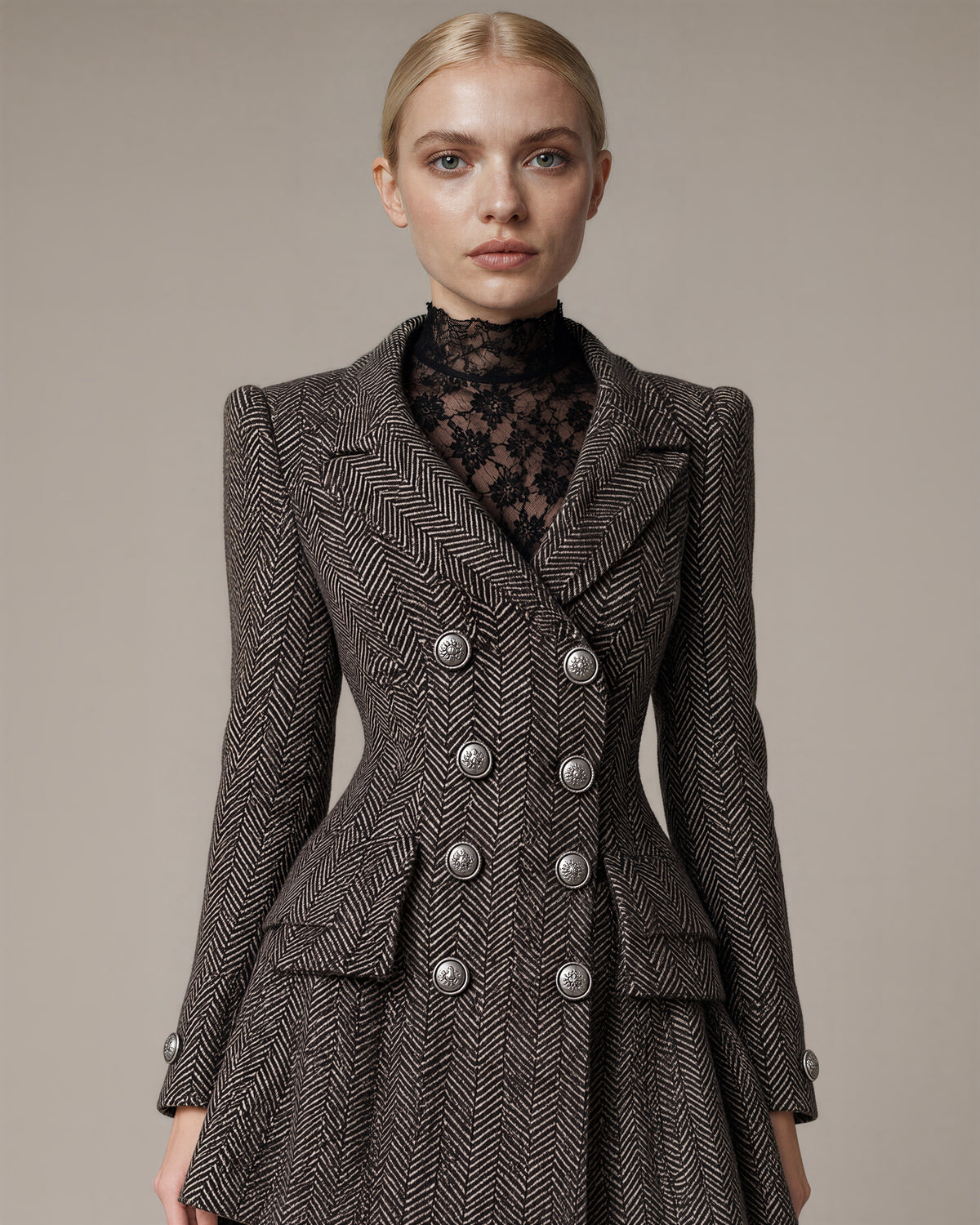 Regina balıksırtı kruvaze blazer mini elbise, kahve ekru, bel üstü yakın plan