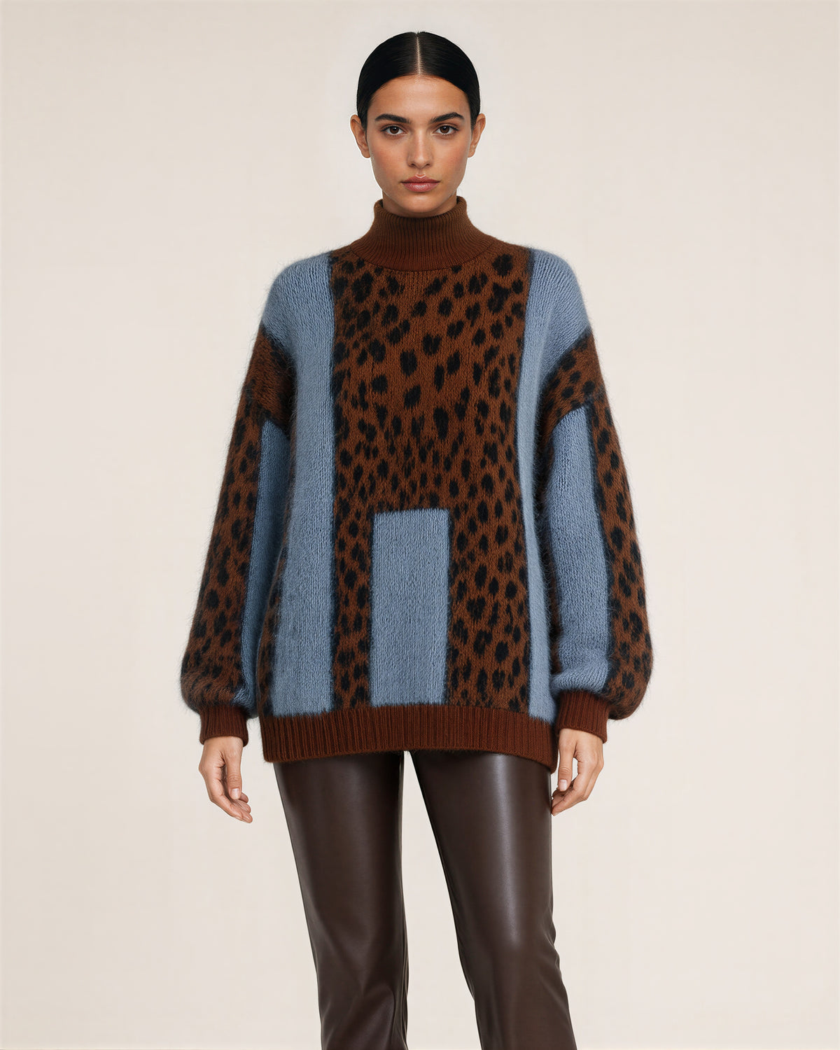 Zelinda leopar desenli balıkçı yaka oversize kazak, kahve leopar, önden görünüm